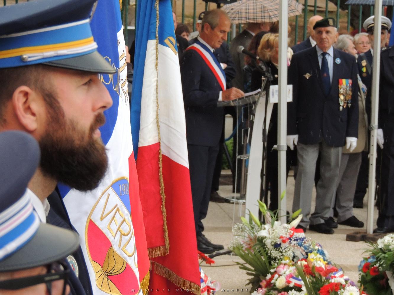 PHASE 2 2018 11 11 LA FLAMME DU SOUVENIR A TOULON (77).JPG -           
